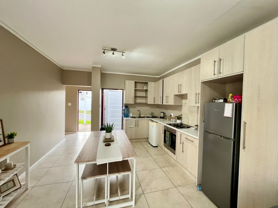 To Let 2 Bedroom Property for Rent in Nahoon Valley Park Eastern Cape